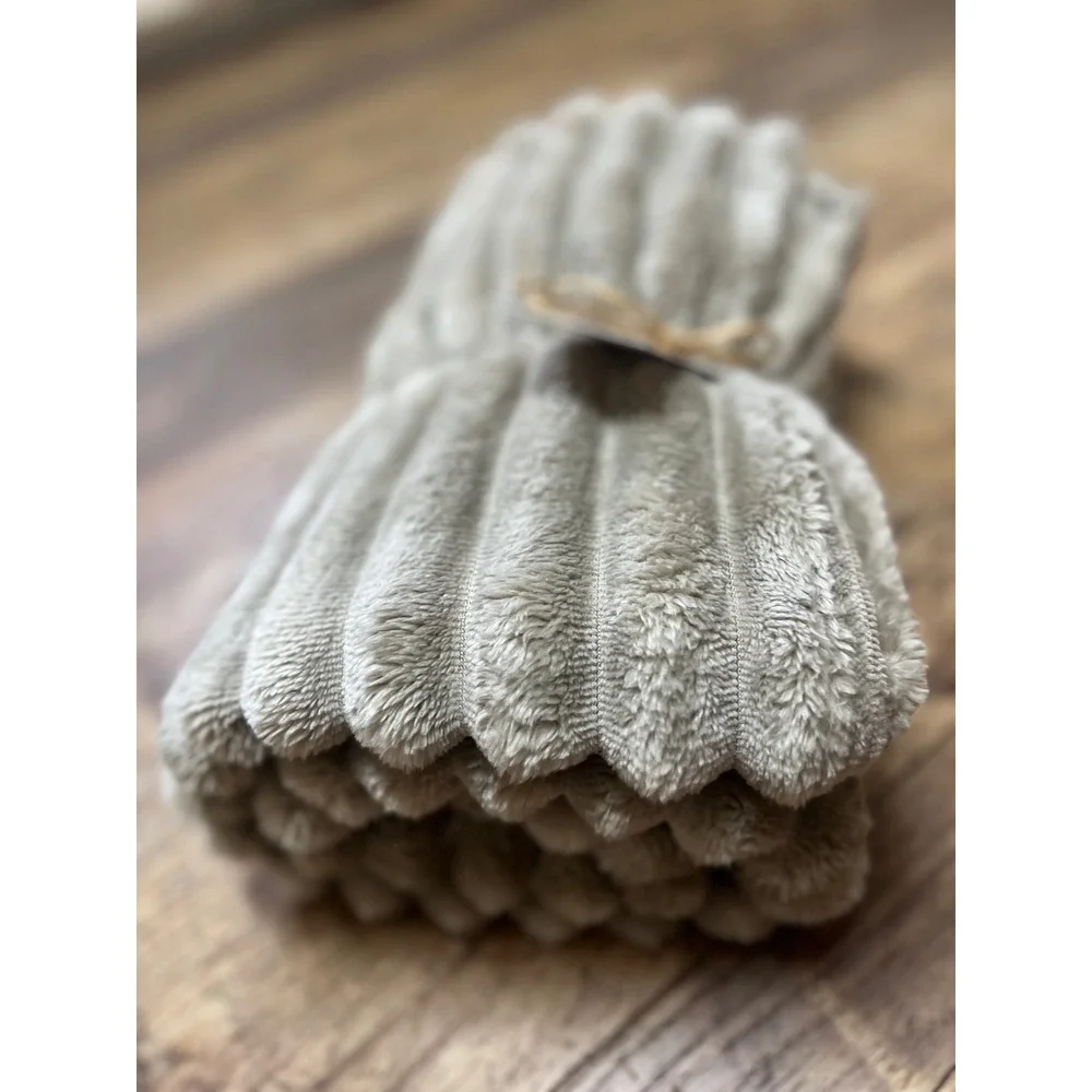 Rustic Rooster Plush Ribbed Lap Blanket Toddler Baby Throw tan gray color soft